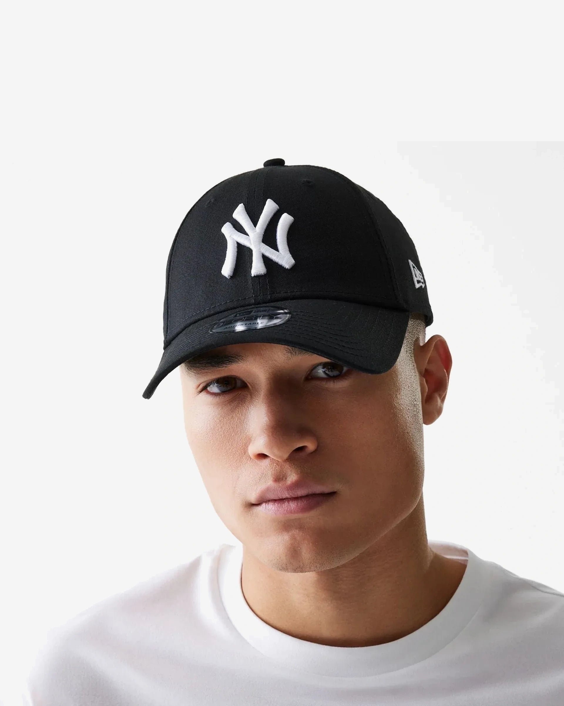 Chapéu New Era Essential 9Forty