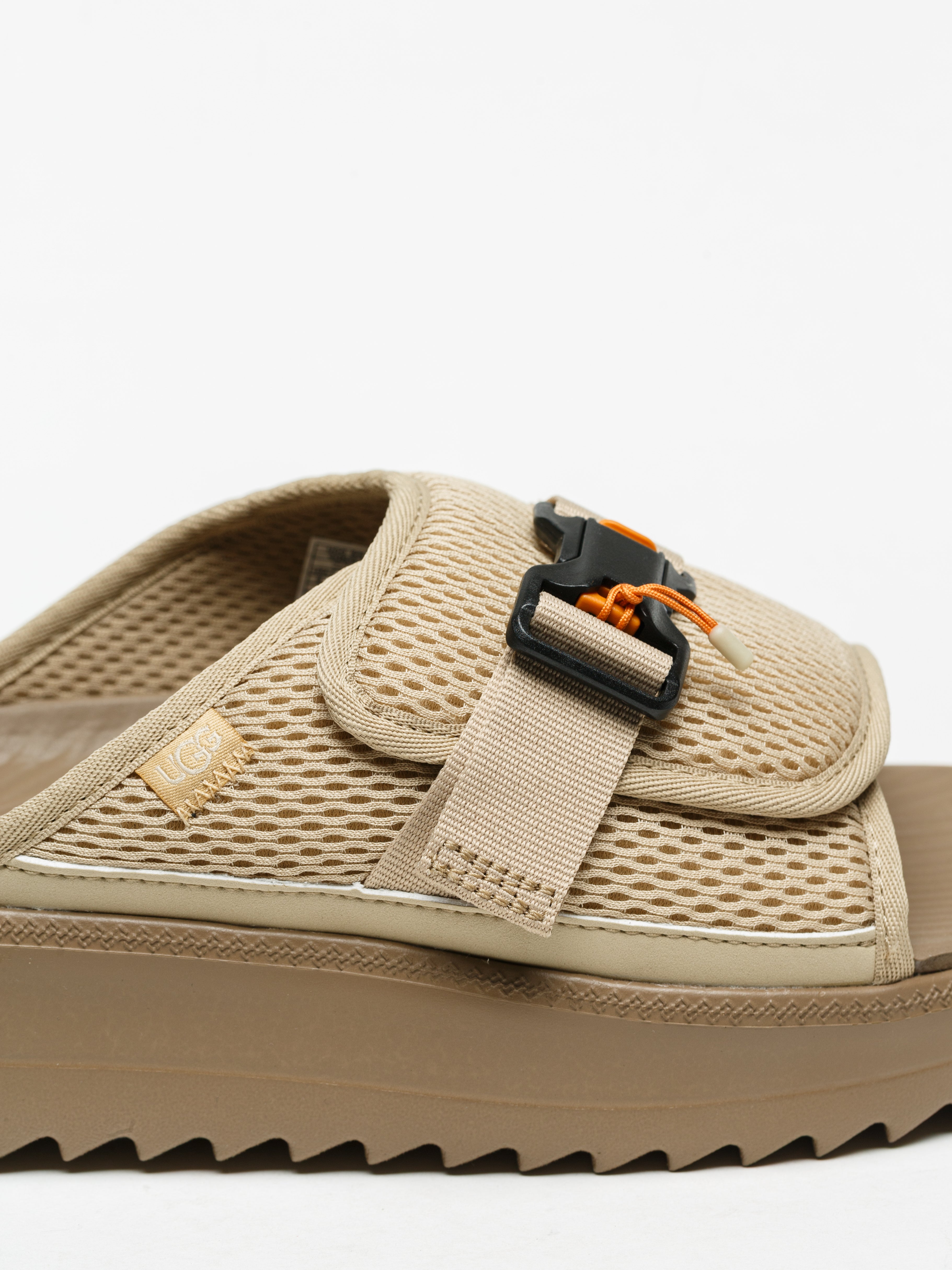 Chinelos Ugg Maxxer 2.0