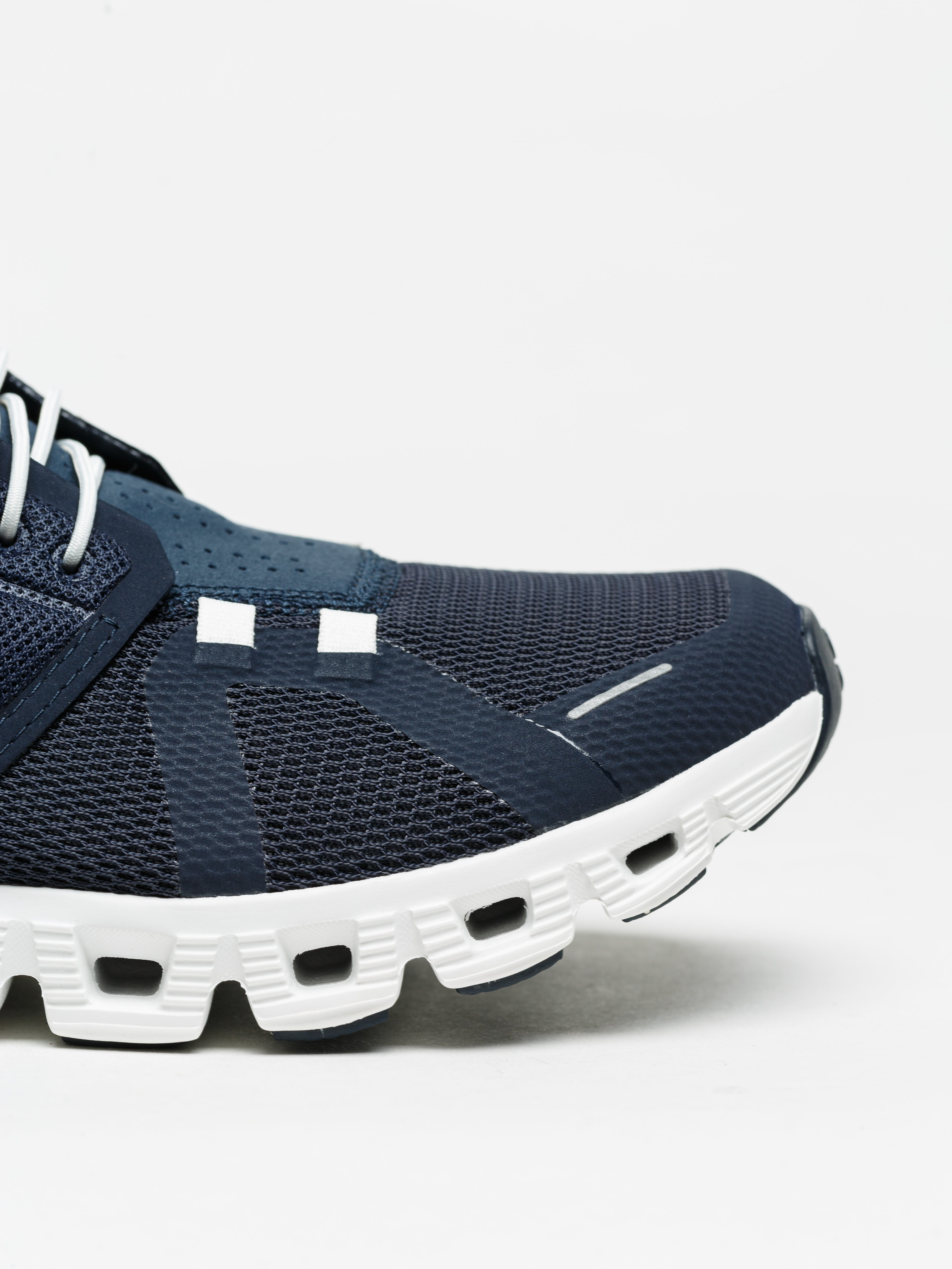 On Cloud 5 Sneakers