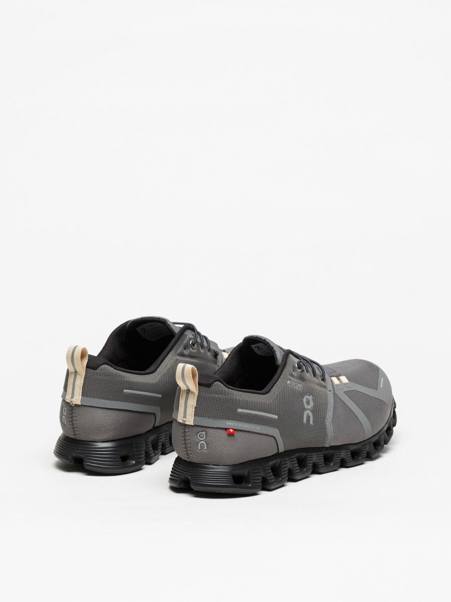 On Cloud 5 Waterproof Sneakers