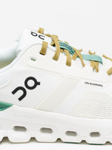 En los zapatos Cloudrunner 2