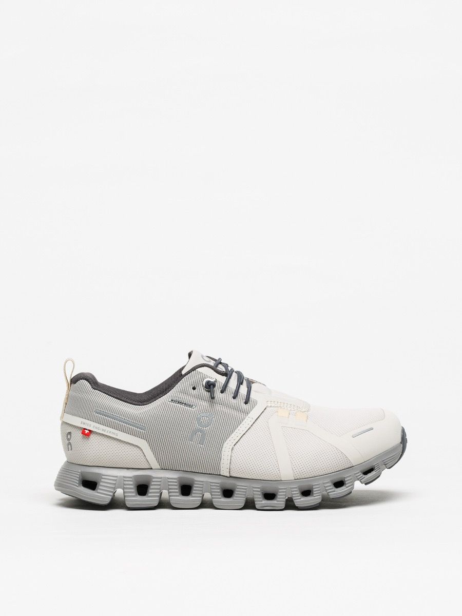 On Cloud 5 Waterproof Sneakers