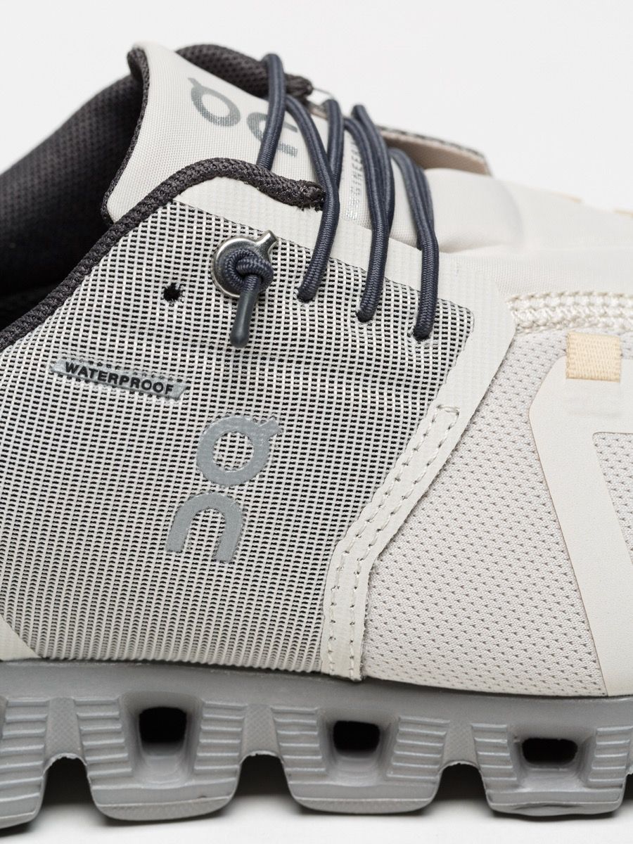 On Cloud 5 Waterproof Sneakers