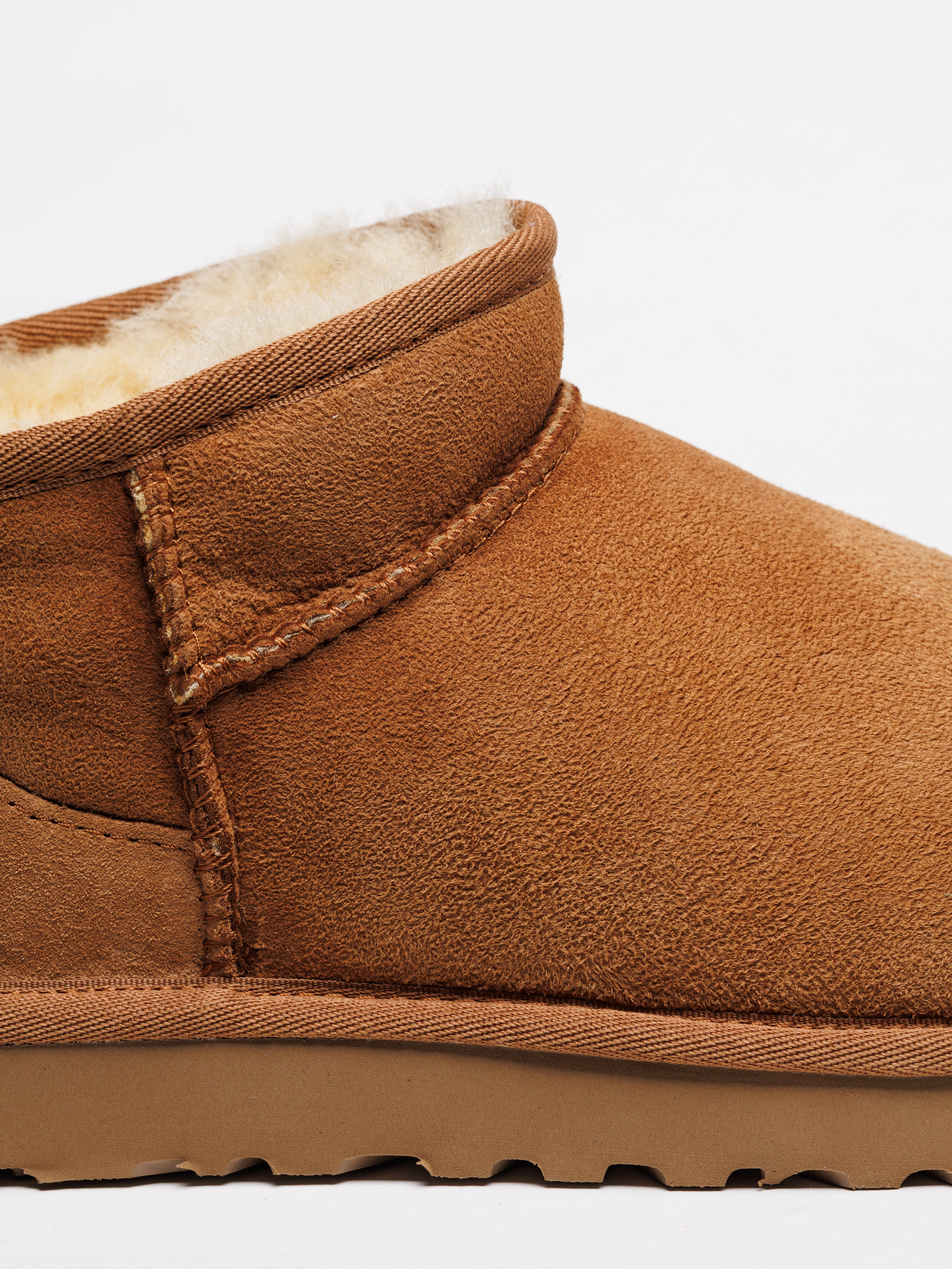 Bota Ugg Classic Ultra Mini