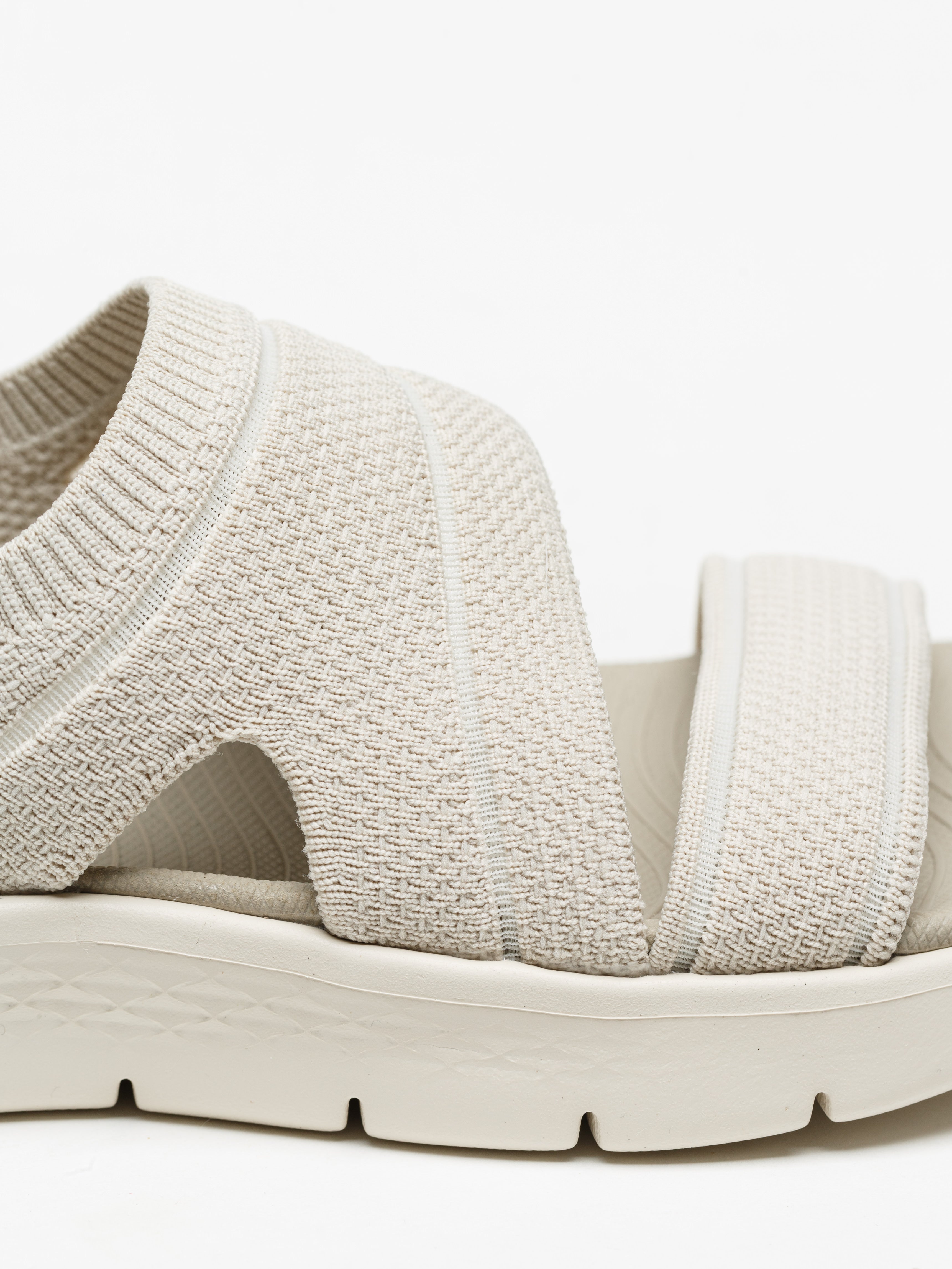 Sandálias Skechers Go Walk Flex