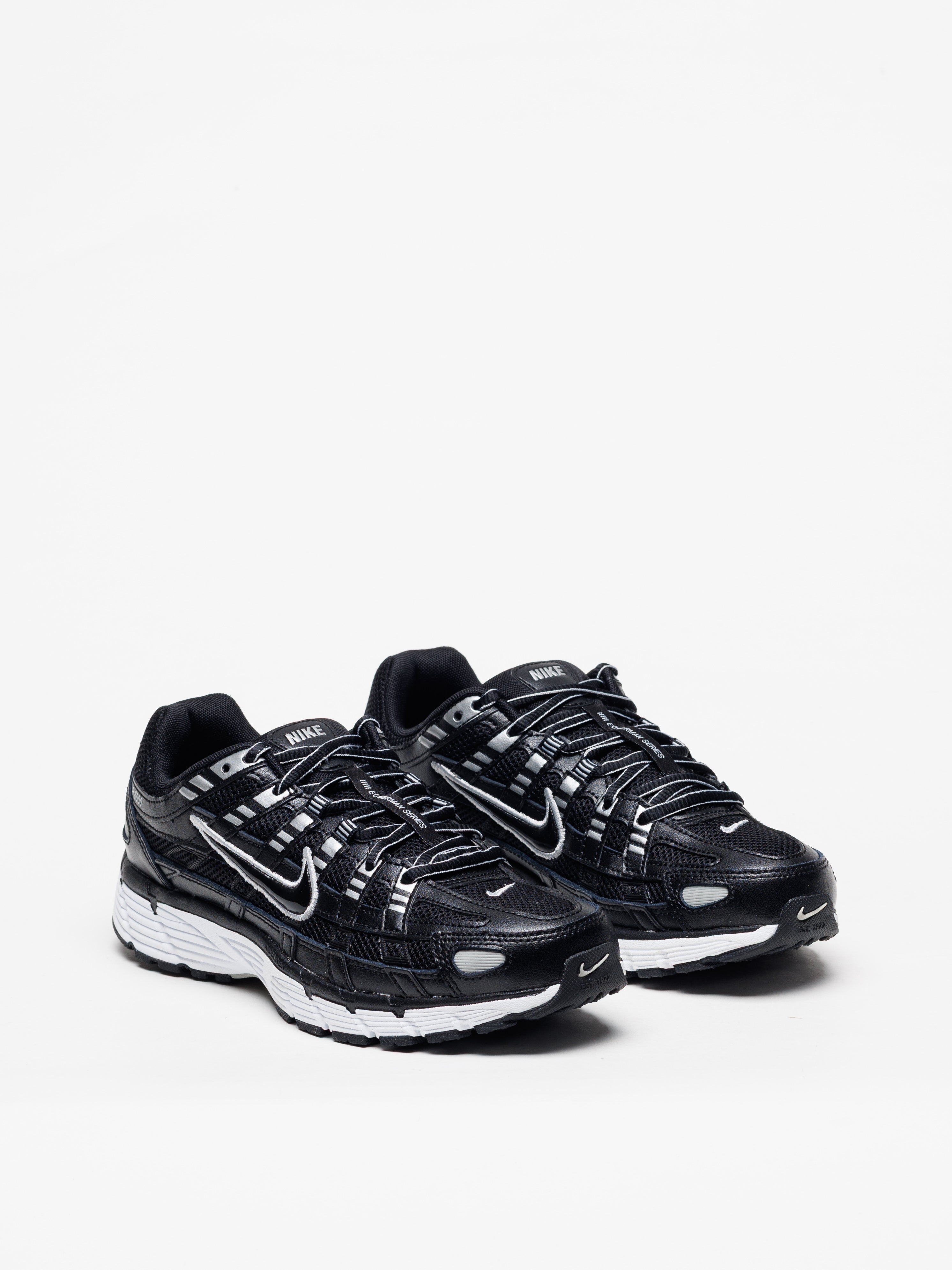 Sapatilhas Nike P-6000