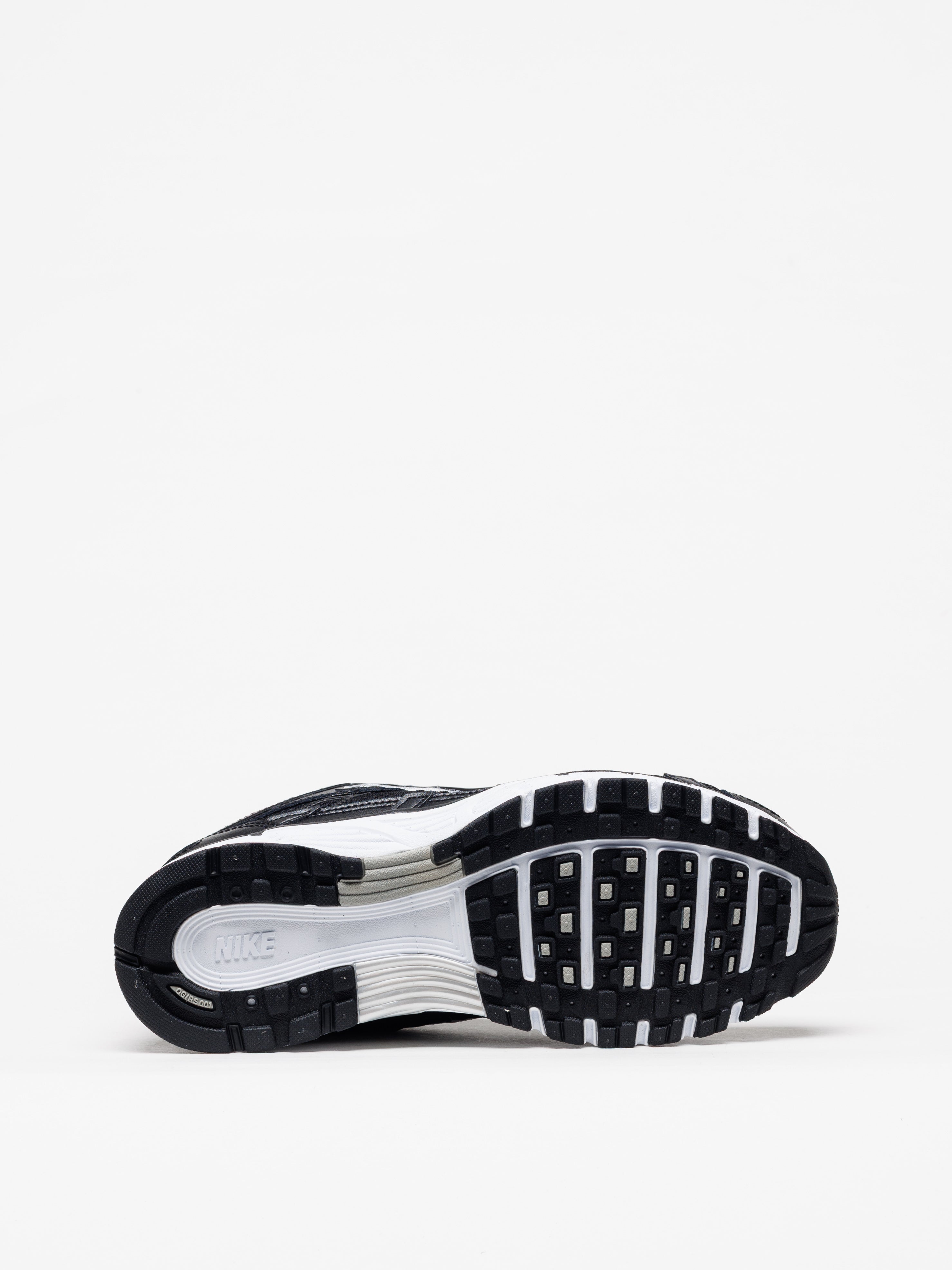 Sapatilhas Nike P-6000