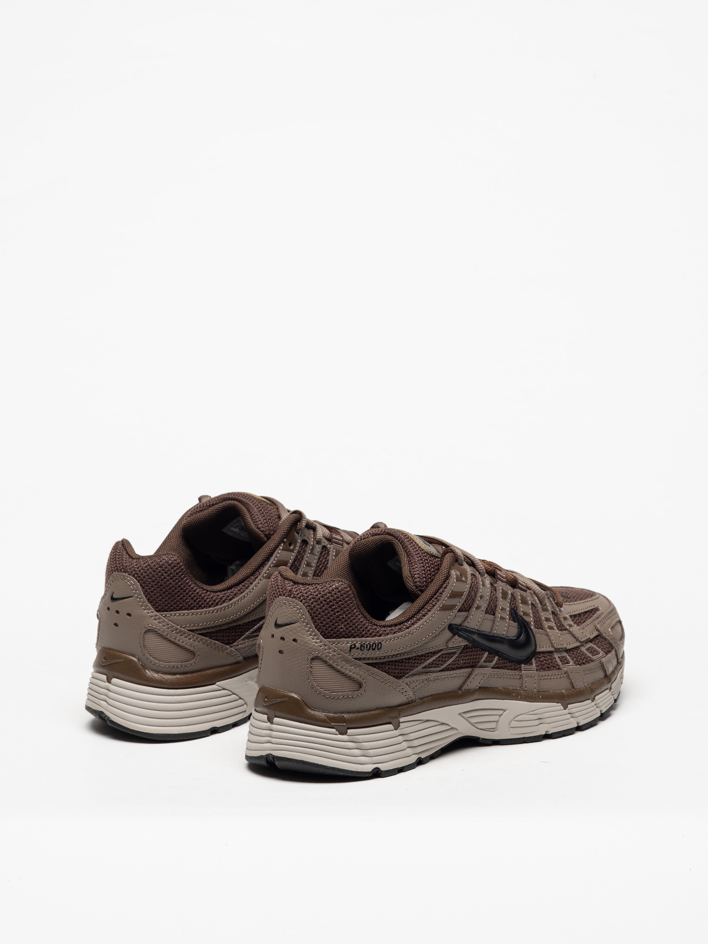 Sapatilhas Nike P-6000