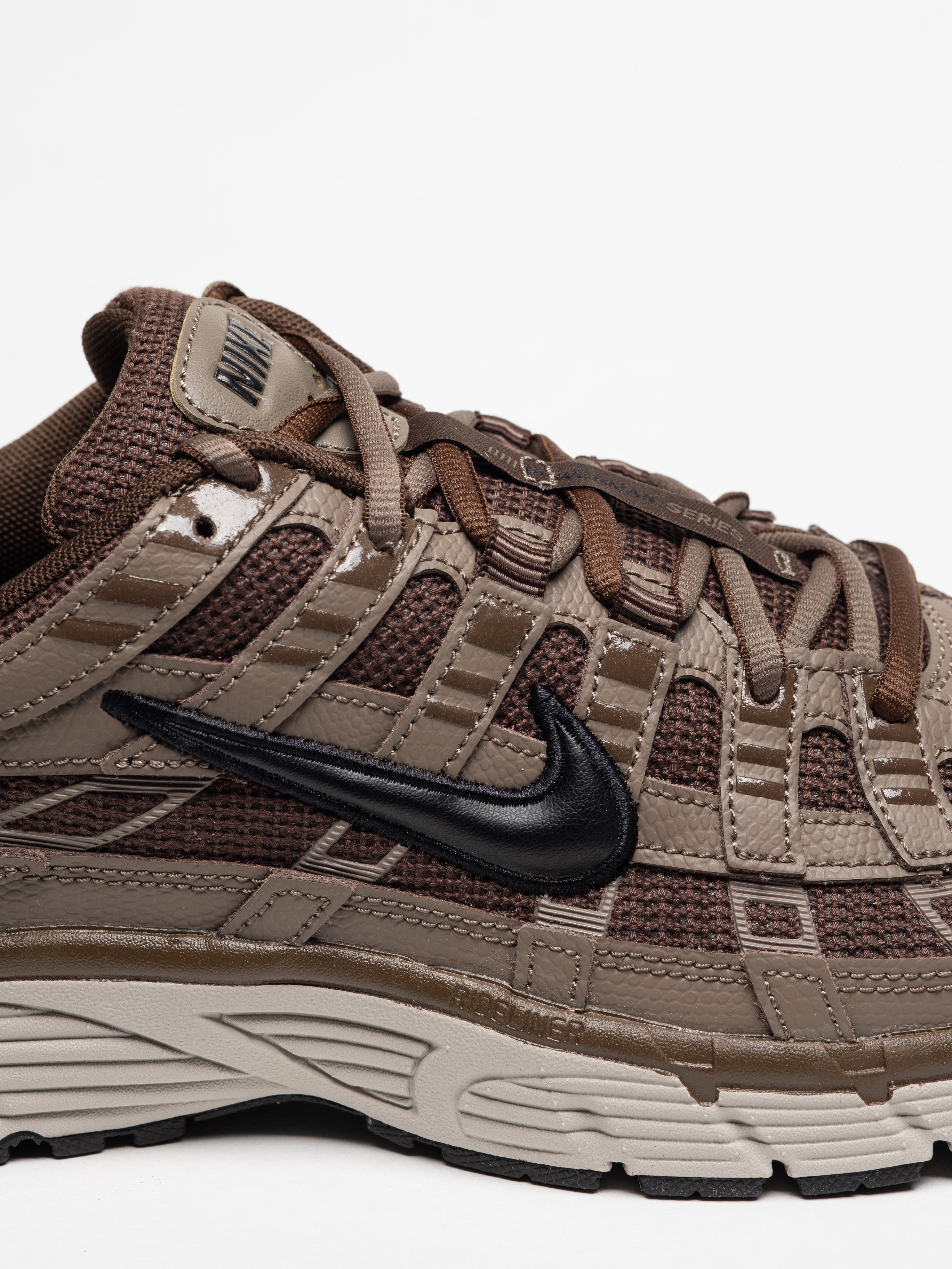 Sapatilhas Nike P-6000