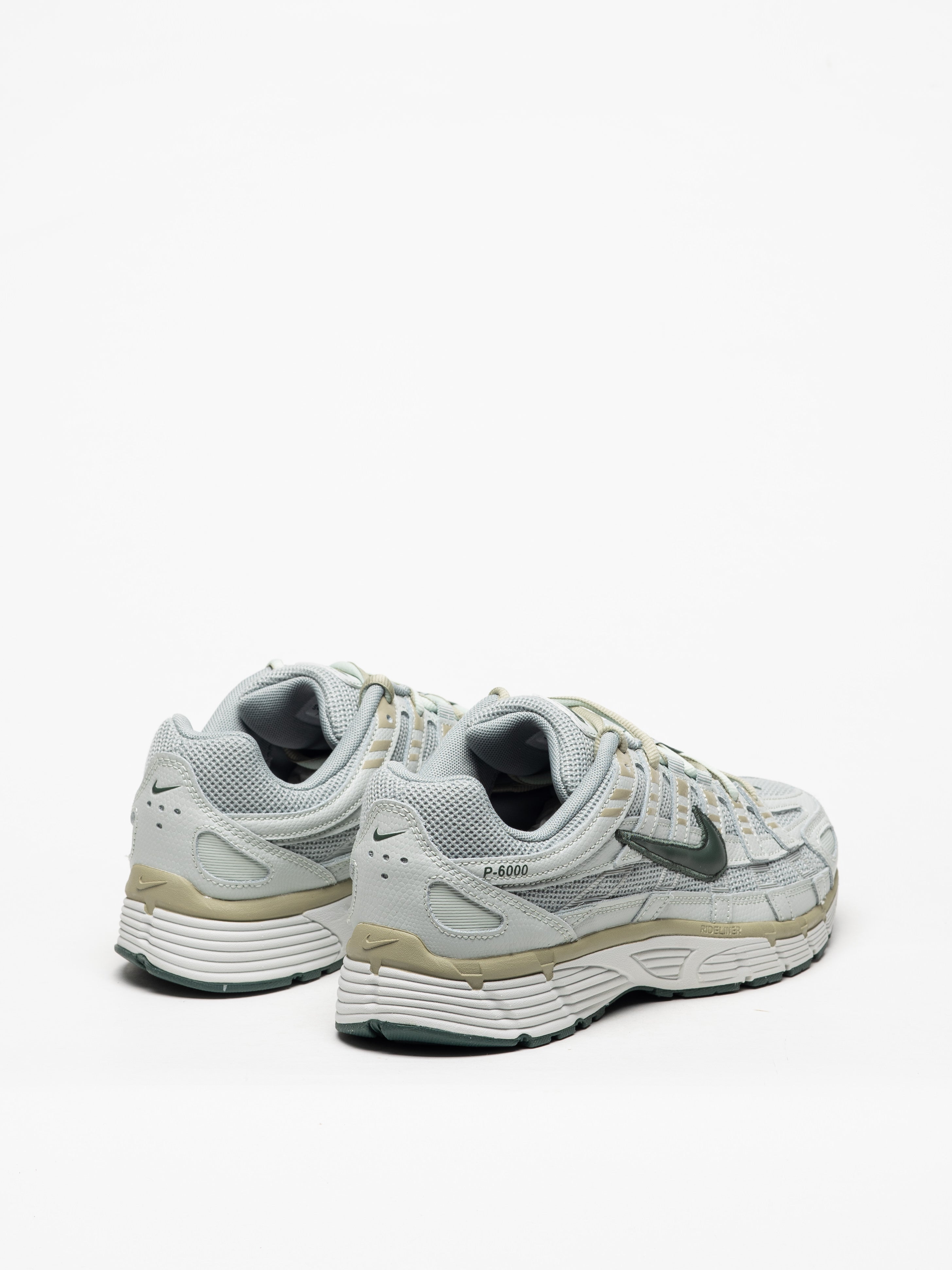 Sapatilhas Nike P-6000