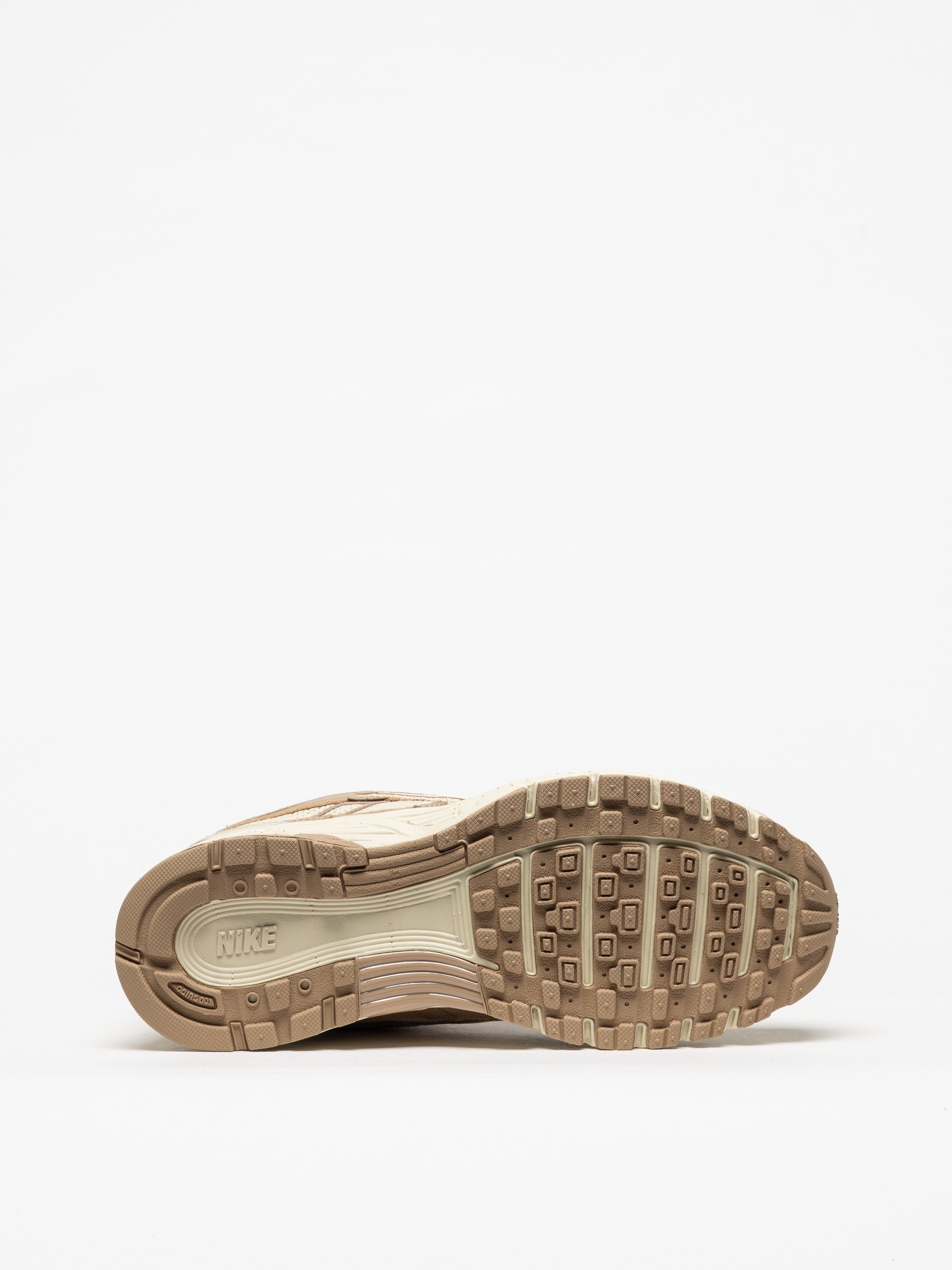 Sapatilhas Nike P-6000