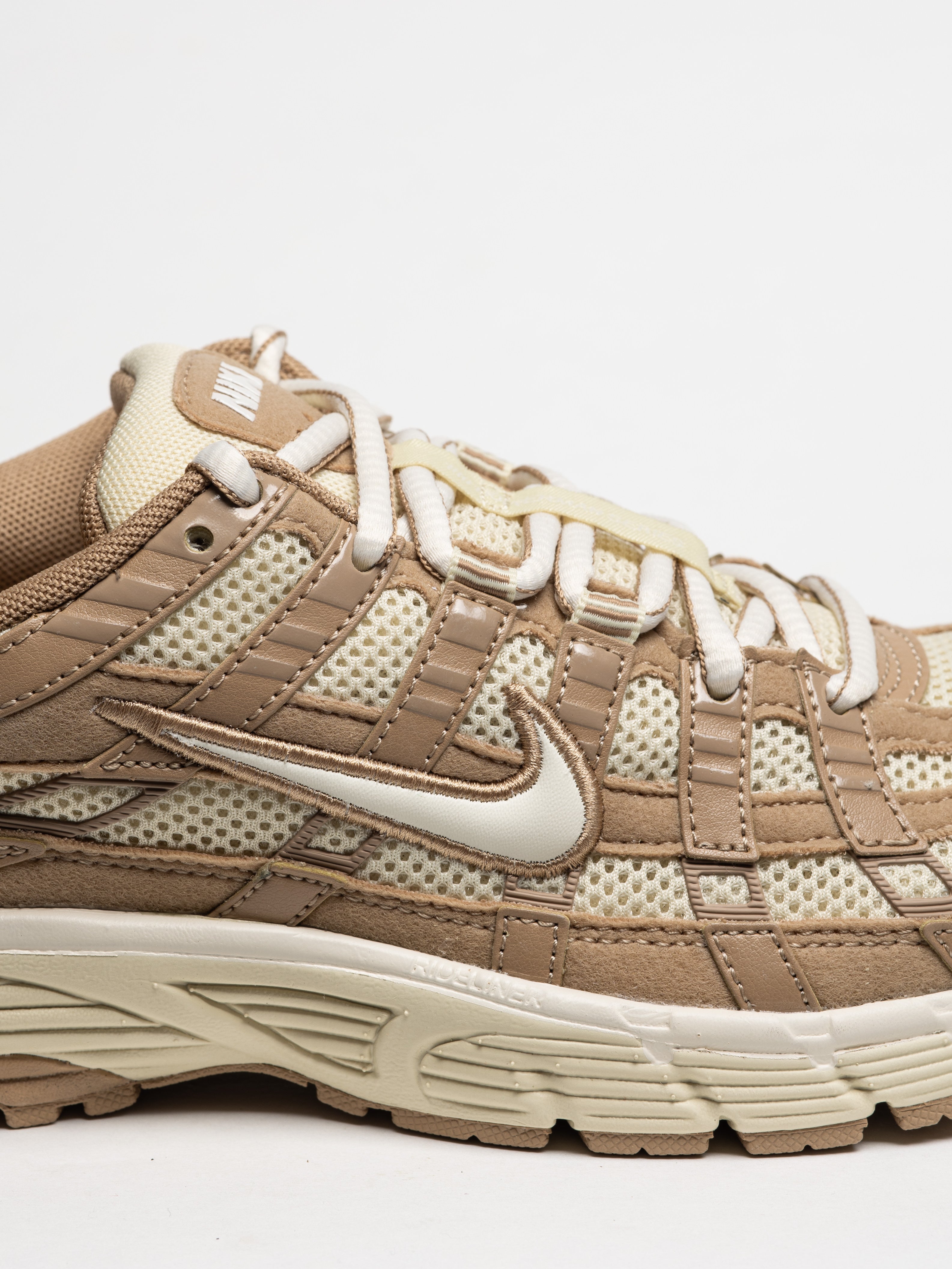 Sapatilhas Nike P-6000