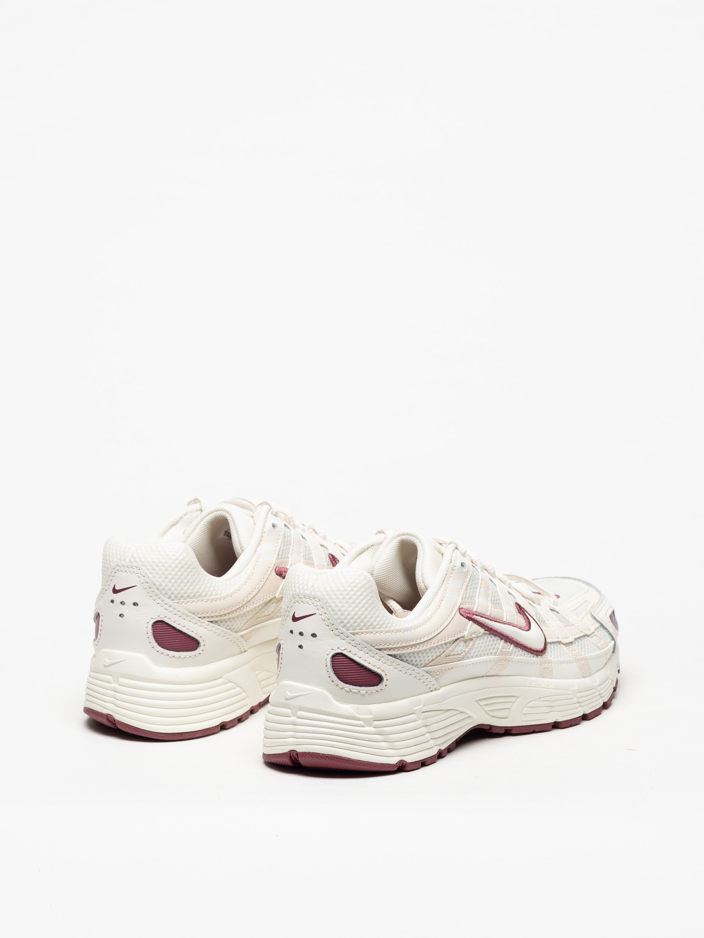 Sapatilhas Nike P-6000
