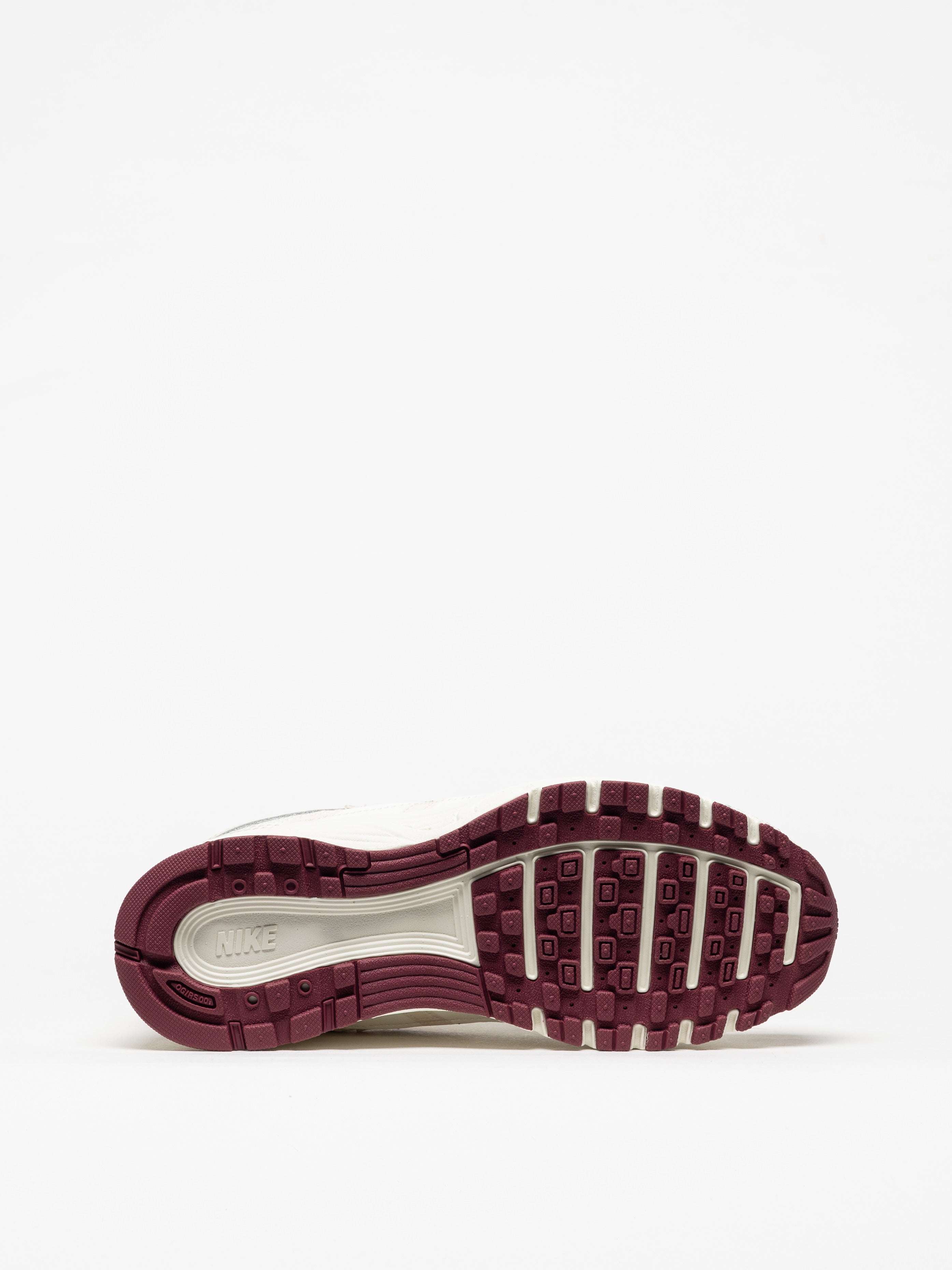 Sapatilhas Nike P-6000