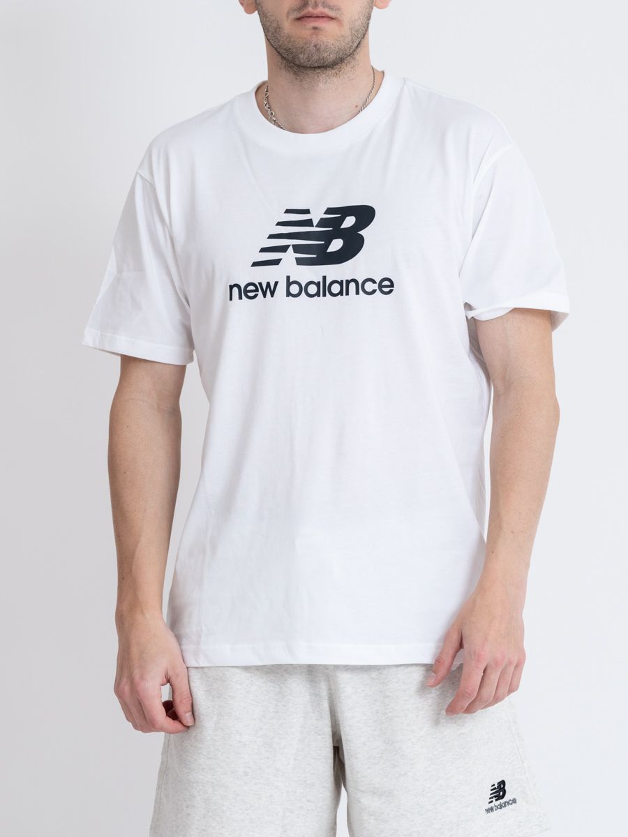 T-shirt New Balance Essentials